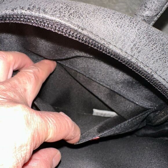 UNIONBAY Bombay Elephant motif mini backpack - Picture 4 of 12